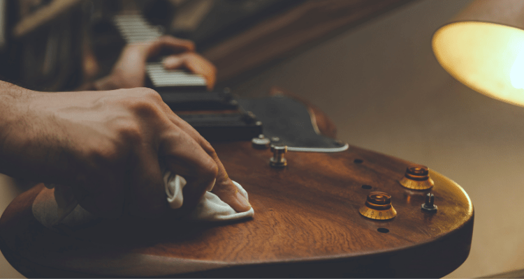 how to clean a guitar