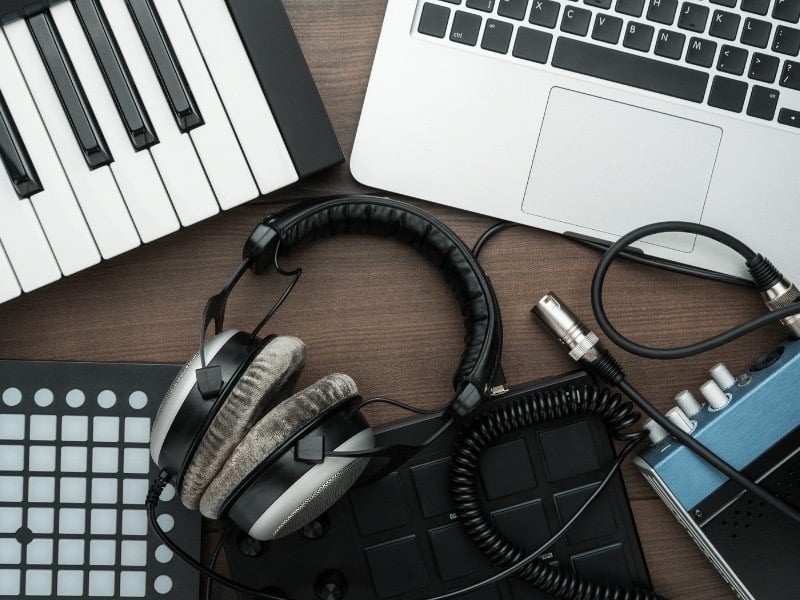Learn the best music production techniques in DeBary