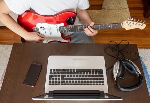 online-guitar-lessons-dasher